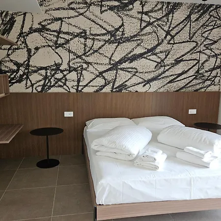 Aparthotel Paradise 3*